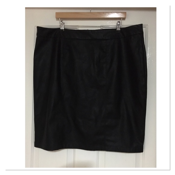 New Forever New Curve Faux Black Leather Skirt - Picture 4 of 4